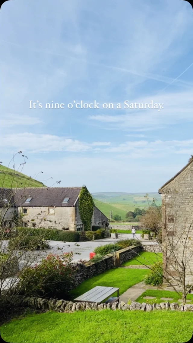 Nine o’clock on a Saturday and a middle aged blonde is doing laundry. #peakdistrict #wheeldontrees #derbyshire #england #trendingaudio #englishcountryside #wheeldontreescottages #peakdistrictnationalpark #trending #pianoman #billyjoel